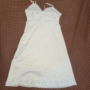 The Doesn't Slip Vintage White Nylon Full Slip Lace Trim Size 36 Anti Cling